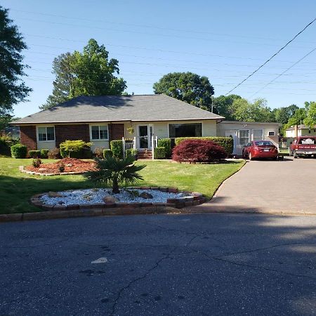 Bright & Spacious Studio Close To Clt Airport Gastonia Luaran gambar